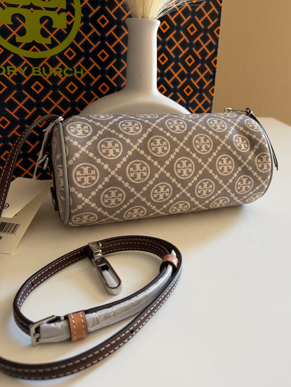 NWT , tory burch T monogram utility cylinder shoulder crossbody bag 178212 gray
